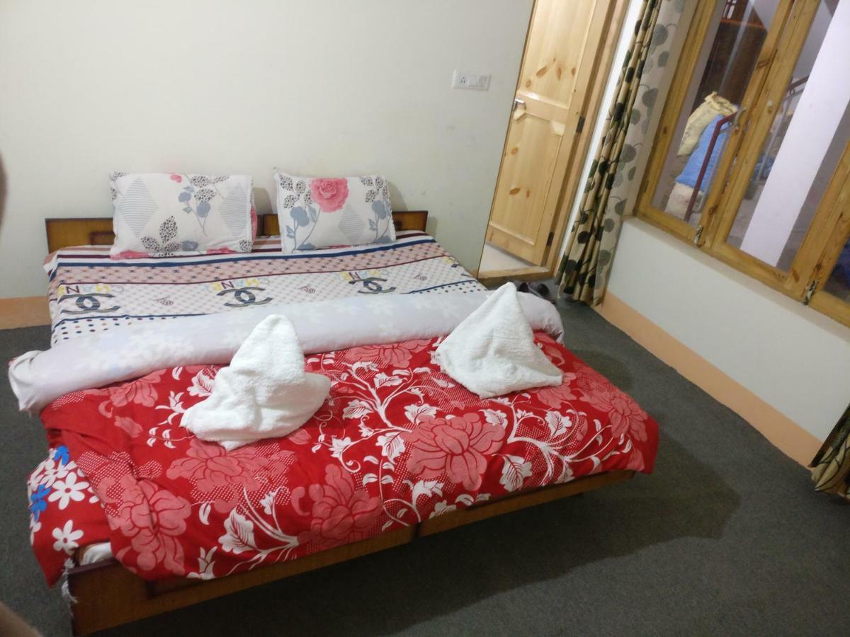 Babu Guest House Лех Екстериор снимка